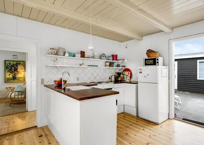 Jamie - 200m From The Sea By Interhome *